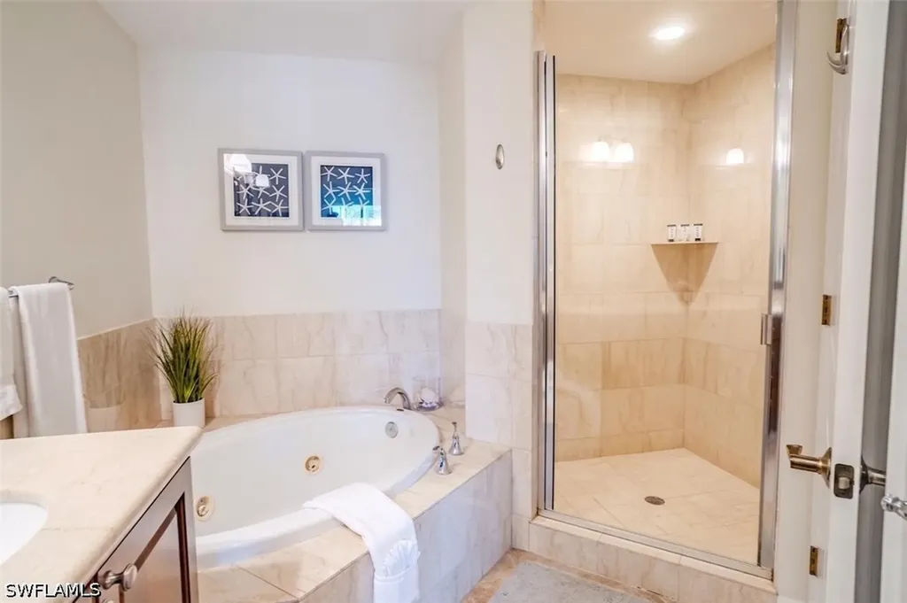 1045 Sandpiper Street Naples FL 34102