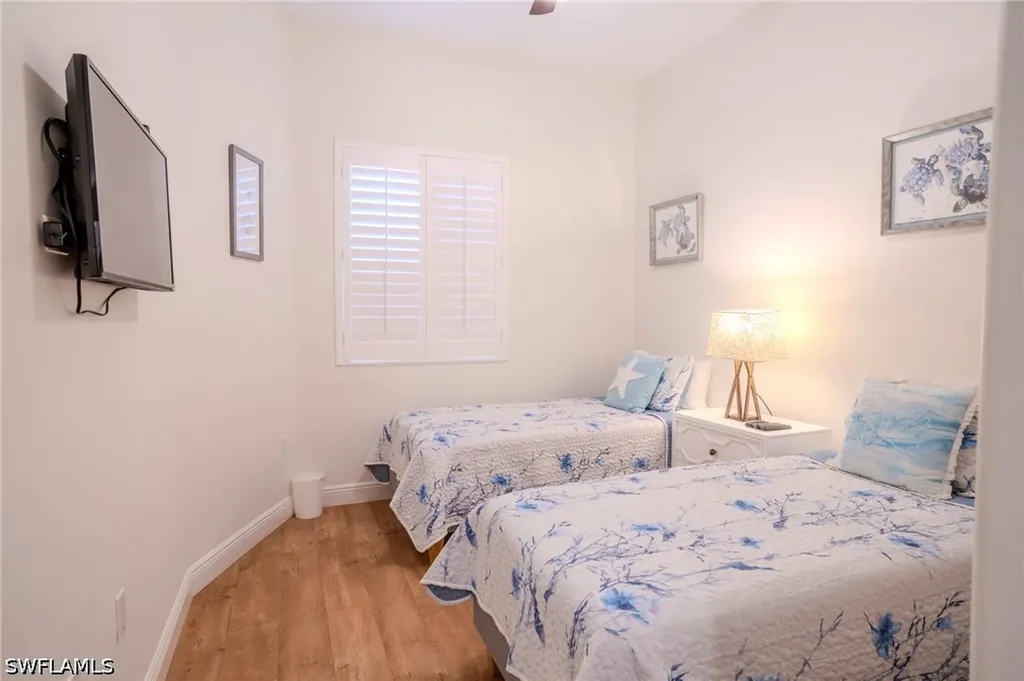 1045 Sandpiper Street Naples FL 34102