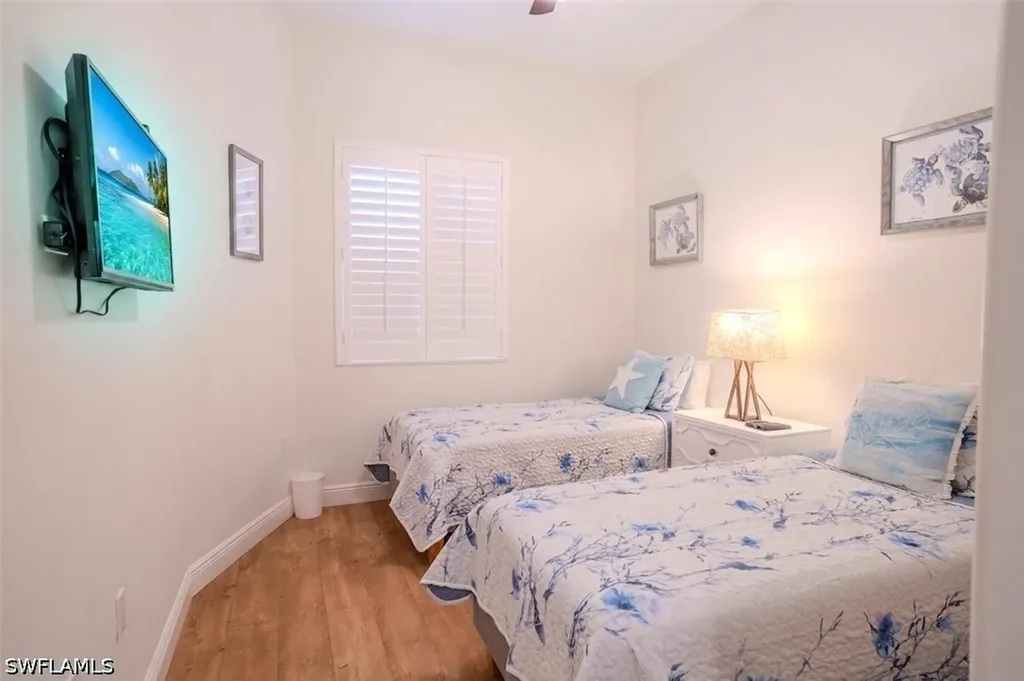 1045 Sandpiper Street Naples FL 34102