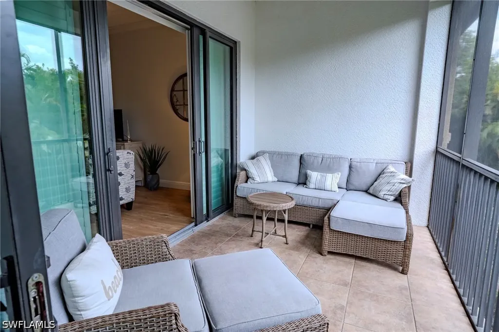 1045 Sandpiper Street Naples FL 34102