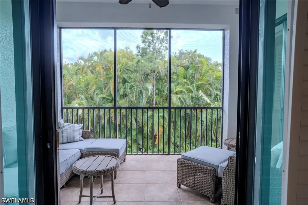 1045 Sandpiper Street Naples FL 34102