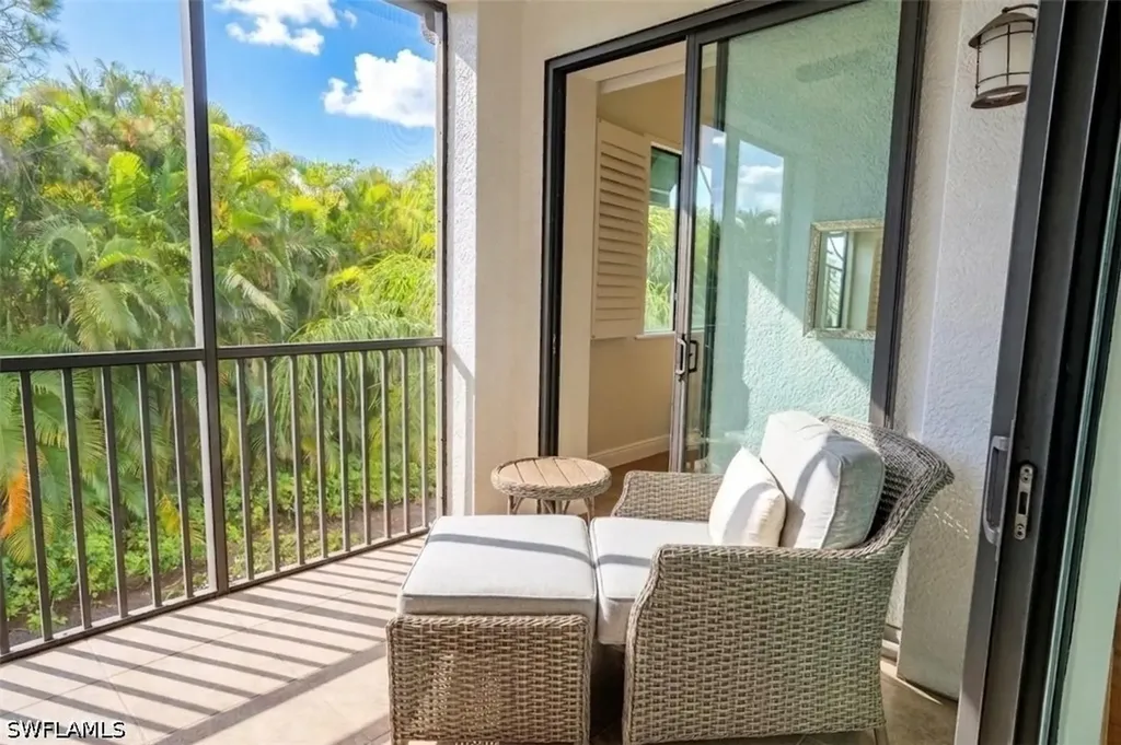 1045 Sandpiper Street Naples FL 34102