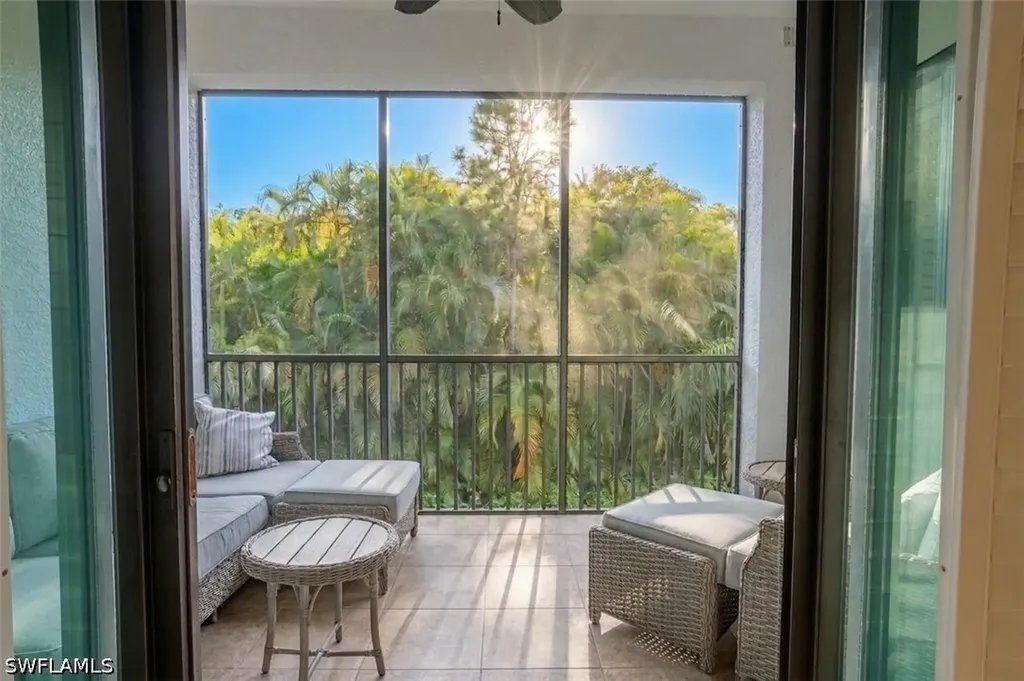 1045 Sandpiper Street Naples FL 34102