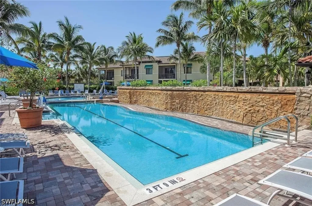 1045 Sandpiper Street Naples FL 34102