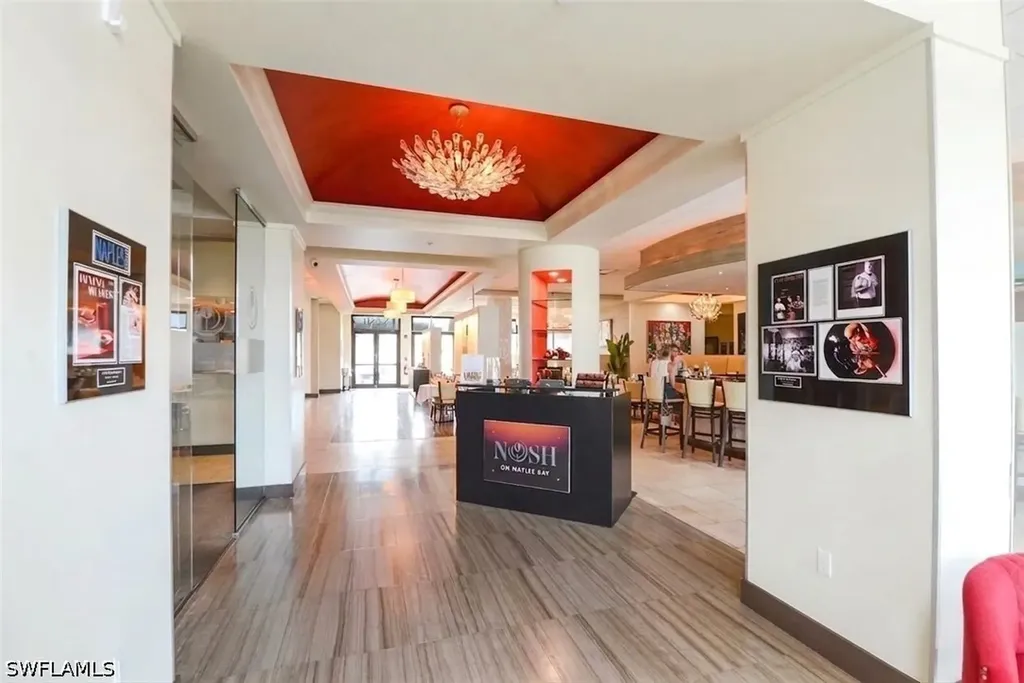 1045 Sandpiper Street Naples FL 34102