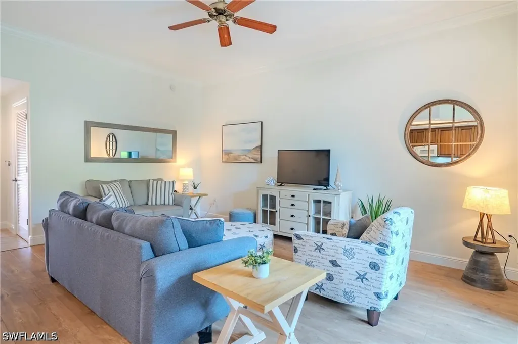 1045 Sandpiper Street Naples FL 34102