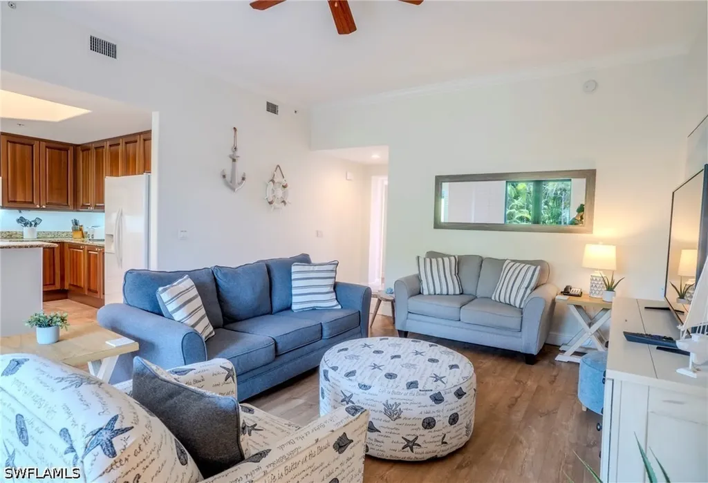 1045 Sandpiper Street Naples FL 34102