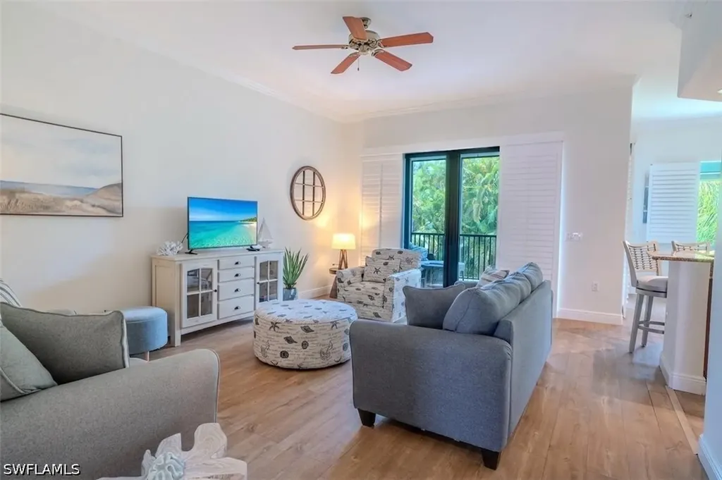 1045 Sandpiper Street Naples FL 34102