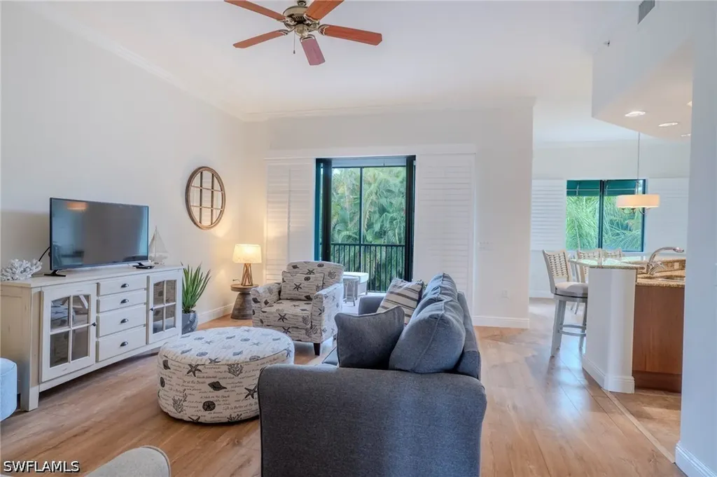 1045 Sandpiper Street Naples FL 34102
