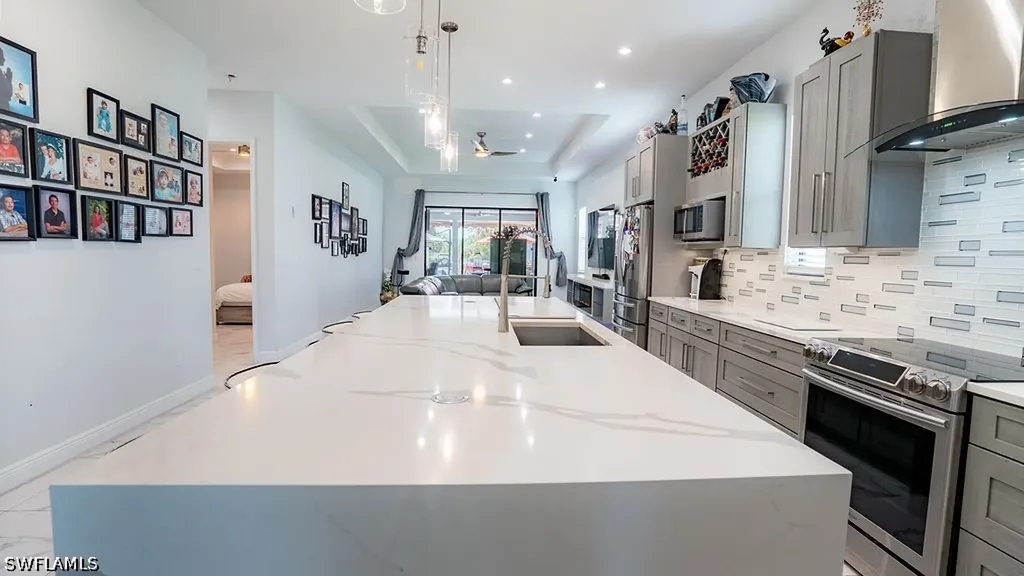 218 22nd Avenue NE Naples FL 34120
