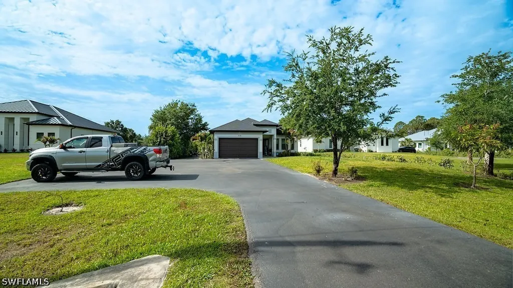 218 22nd Avenue NE Naples FL 34120
