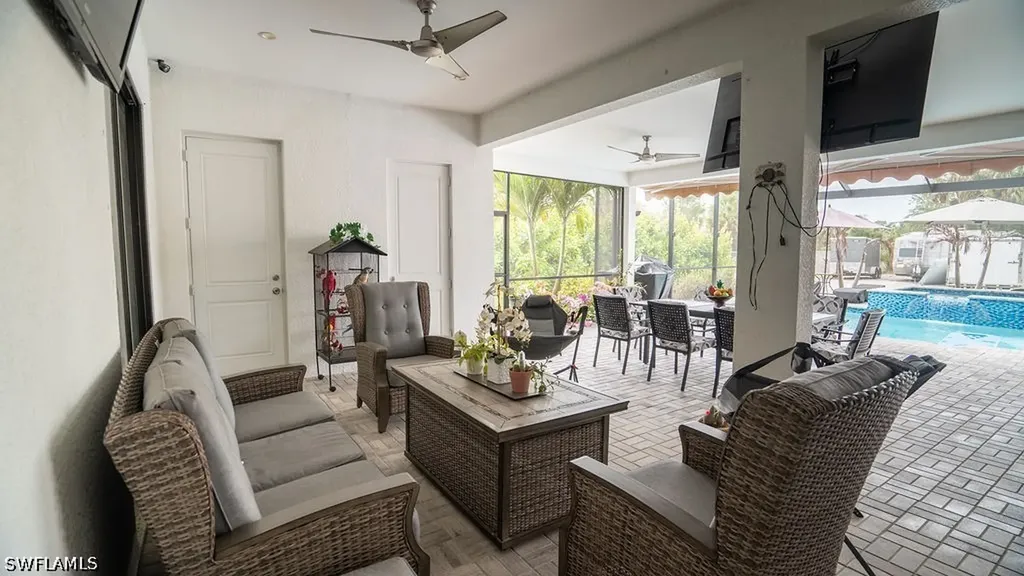 218 22nd Avenue NE Naples FL 34120