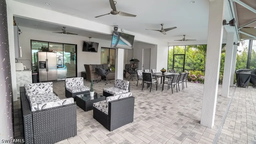 218 22nd Avenue NE Naples FL 34120