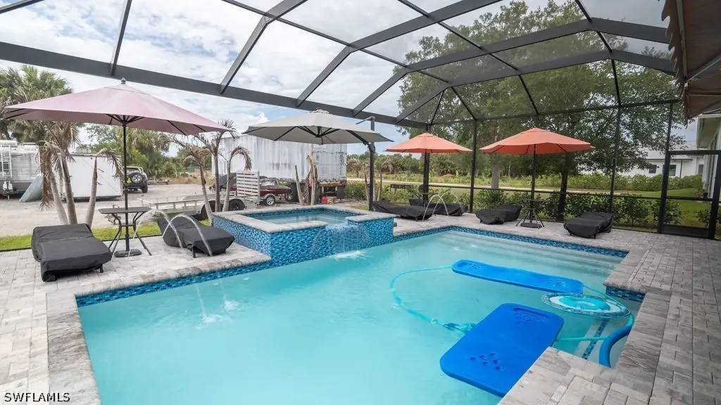 218 22nd Avenue NE Naples FL 34120