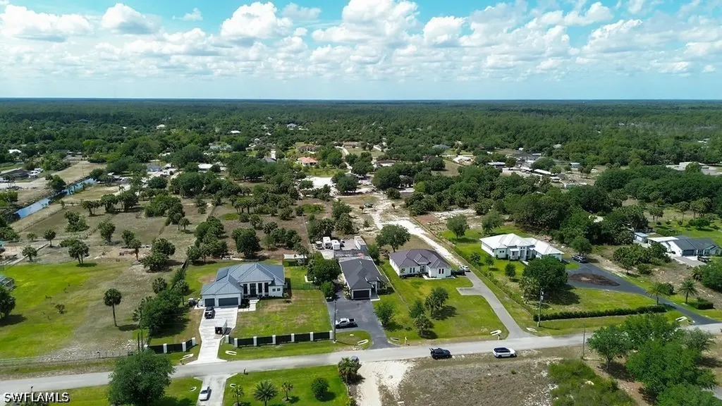 218 22nd Avenue NE Naples FL 34120