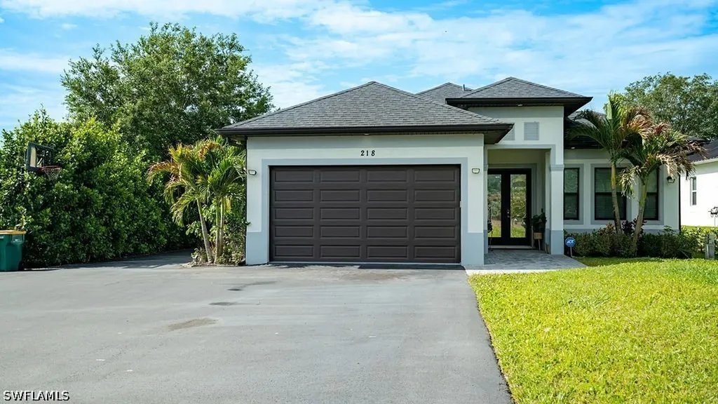 218 22nd Avenue NE Naples FL 34120