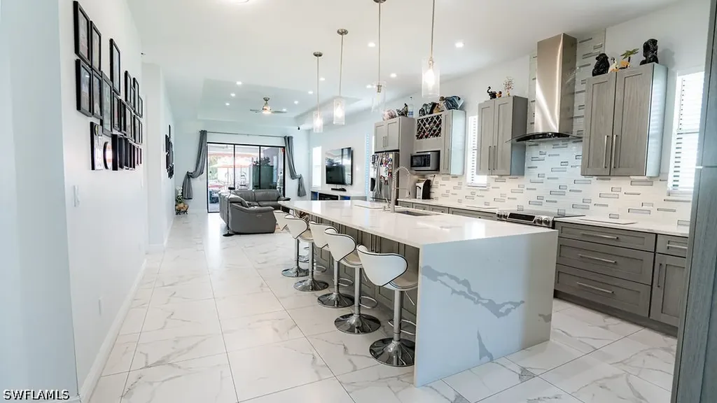 218 22nd Avenue NE Naples FL 34120