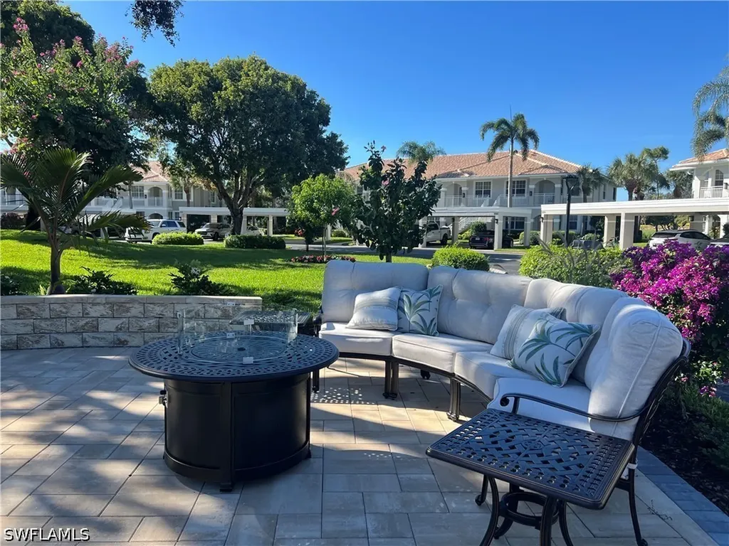 2295 Carrington Court Naples FL 34109