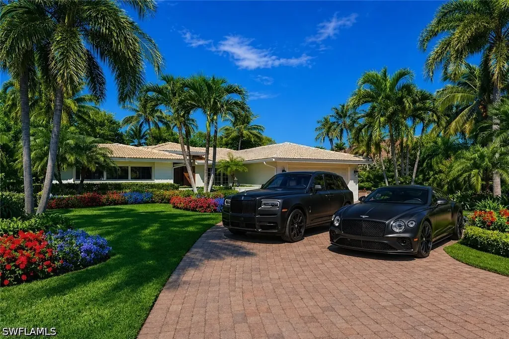 4083 Belair Lane Naples FL 34103