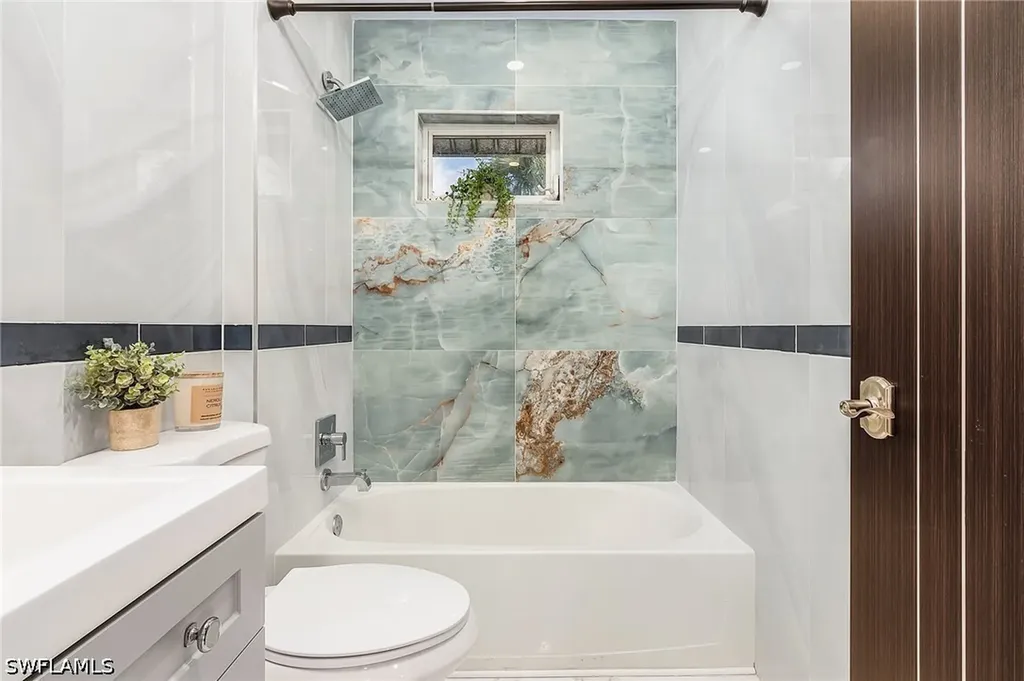 620 Luisa Court Naples FL 34104