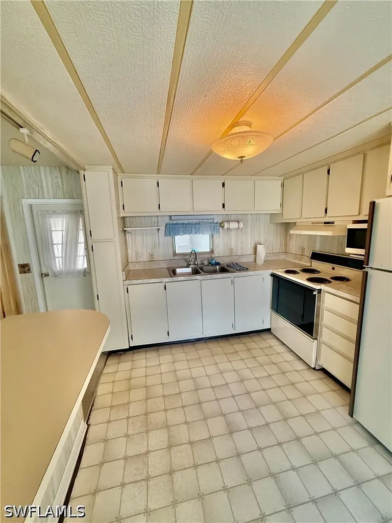 514 Monte Carlo Lane Naples FL 34112