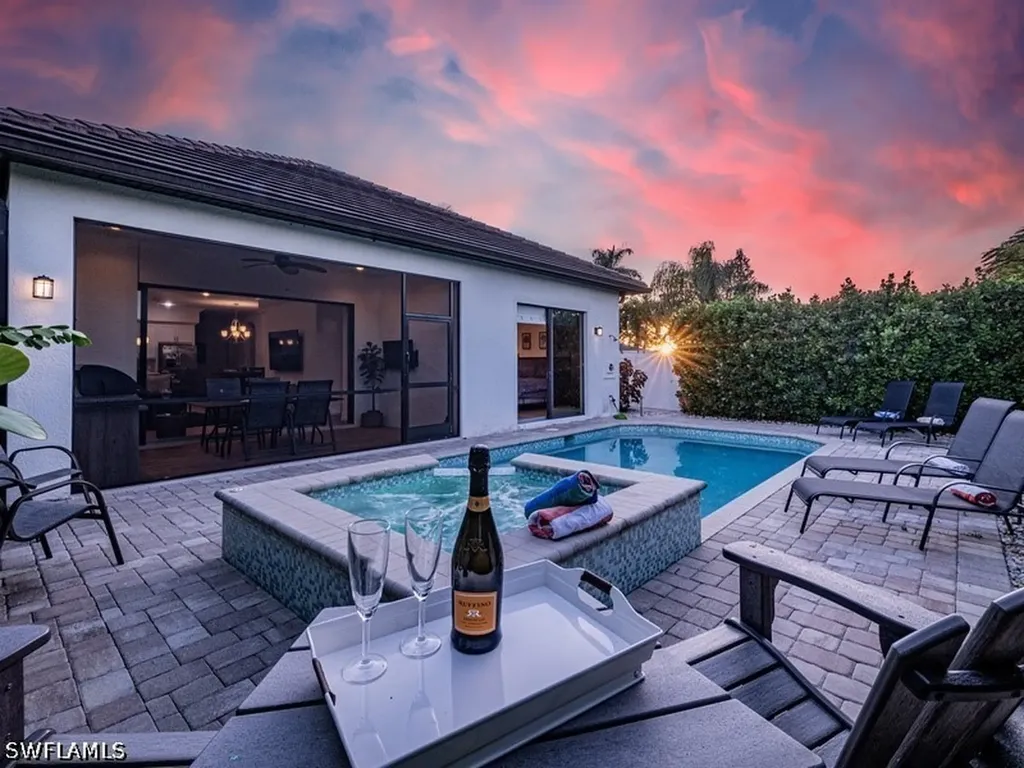 631 100th Avenue N Naples FL 34108