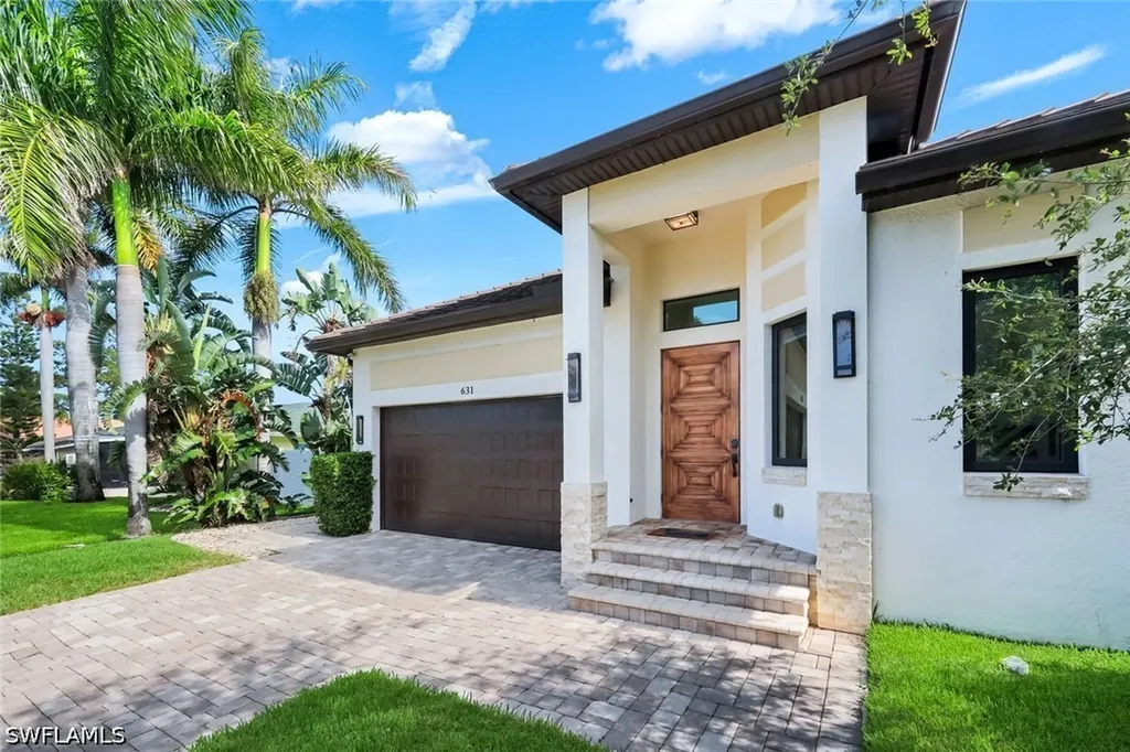 631 100th Avenue N Naples FL 34108