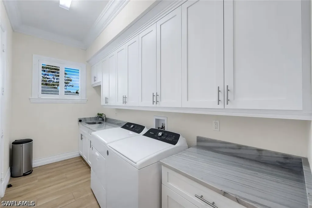 631 100th Avenue N Naples FL 34108