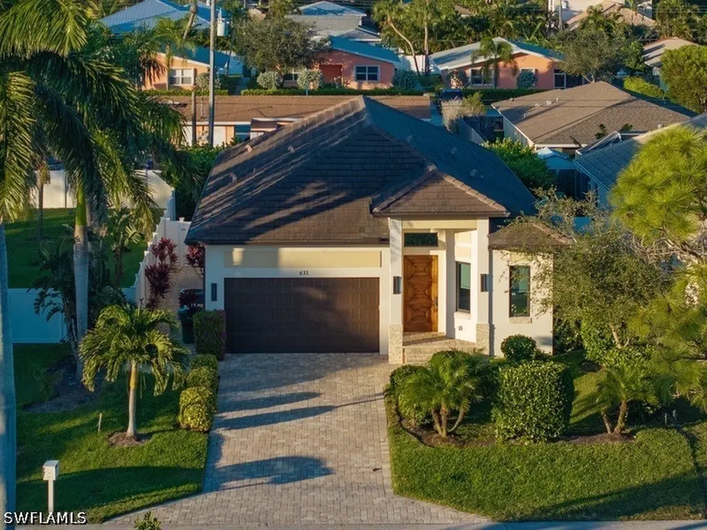 631 100th Avenue N Naples FL 34108