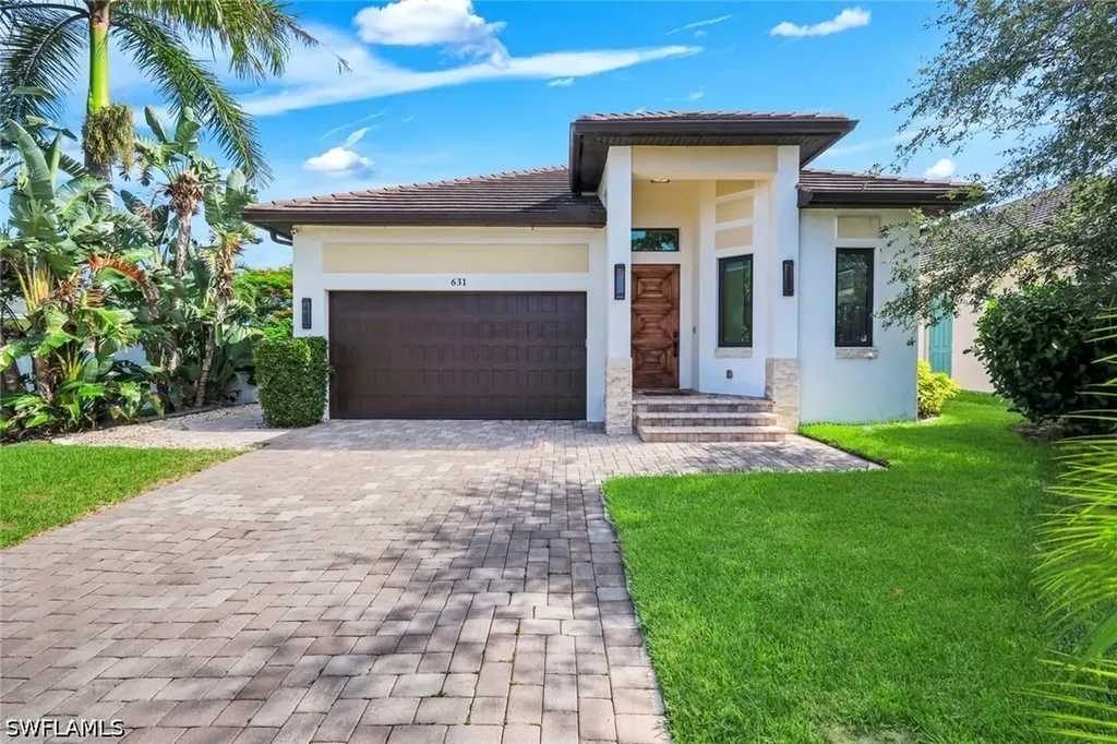 631 100th Avenue N Naples FL 34108