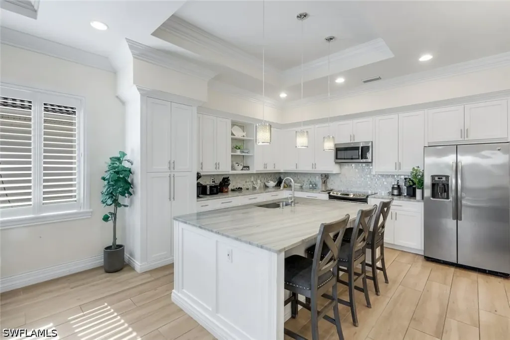 631 100th Avenue N Naples FL 34108