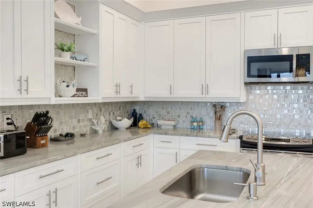631 100th Avenue N Naples FL 34108
