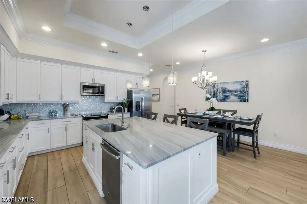631 100th Avenue N Naples FL 34108