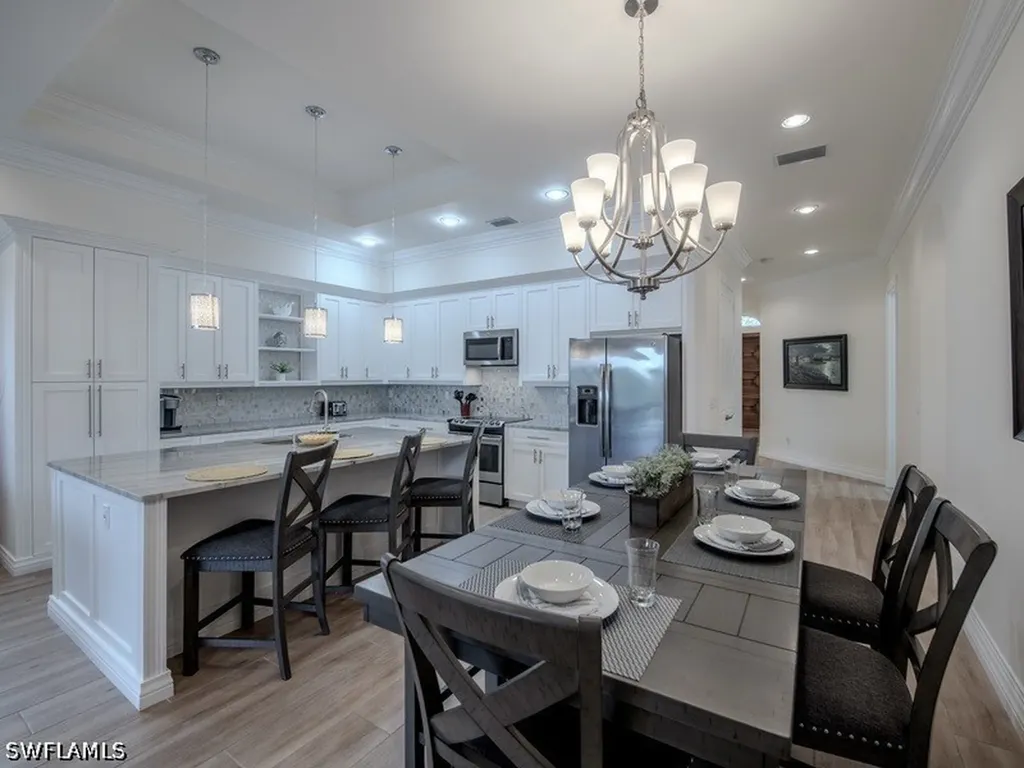 631 100th Avenue N Naples FL 34108