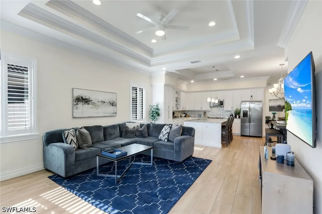 631 100th Avenue N Naples FL 34108