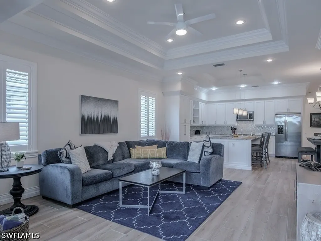 631 100th Avenue N Naples FL 34108
