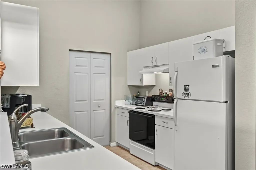 27083 Matheson Avenue Bonita Springs FL 34135