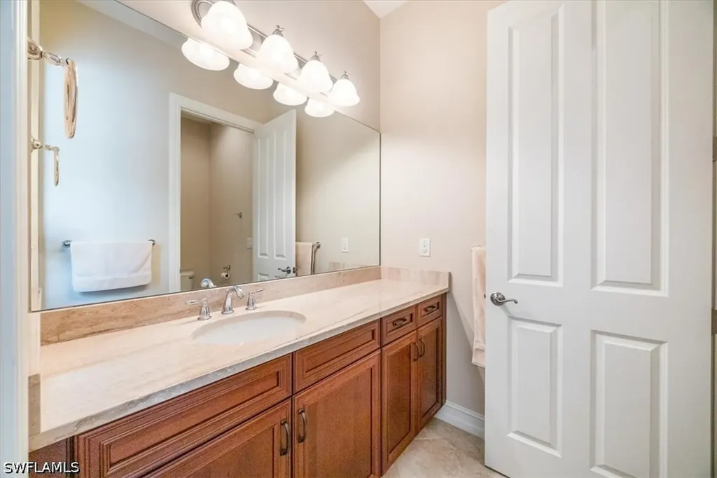 6504 Costa Circle Naples FL 34113