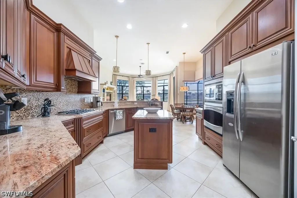 6504 Costa Circle Naples FL 34113