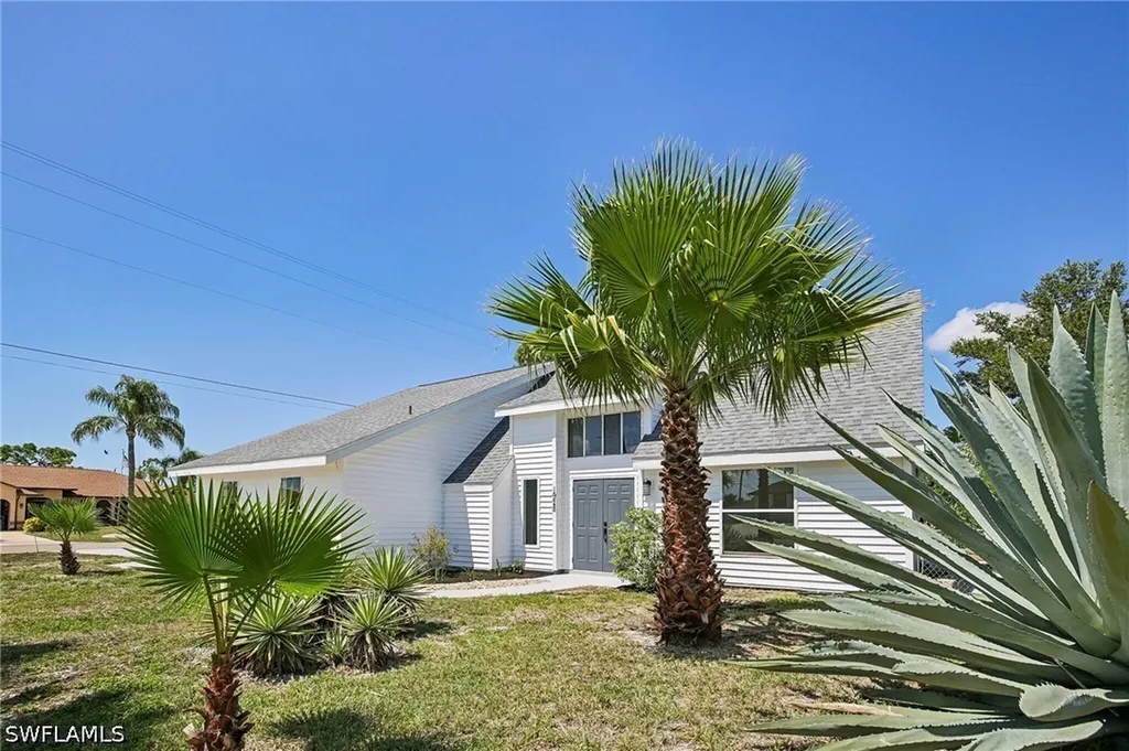 1928 SW 8th Court Cape Coral FL 33991