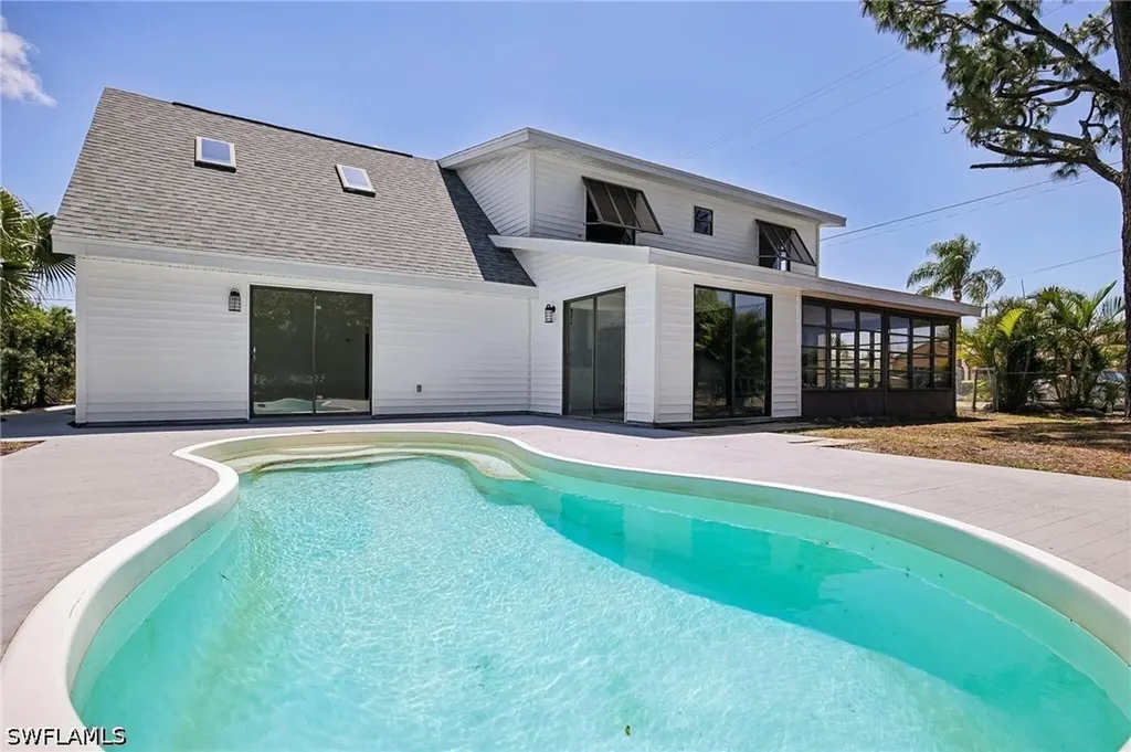 1928 SW 8th Court Cape Coral FL 33991