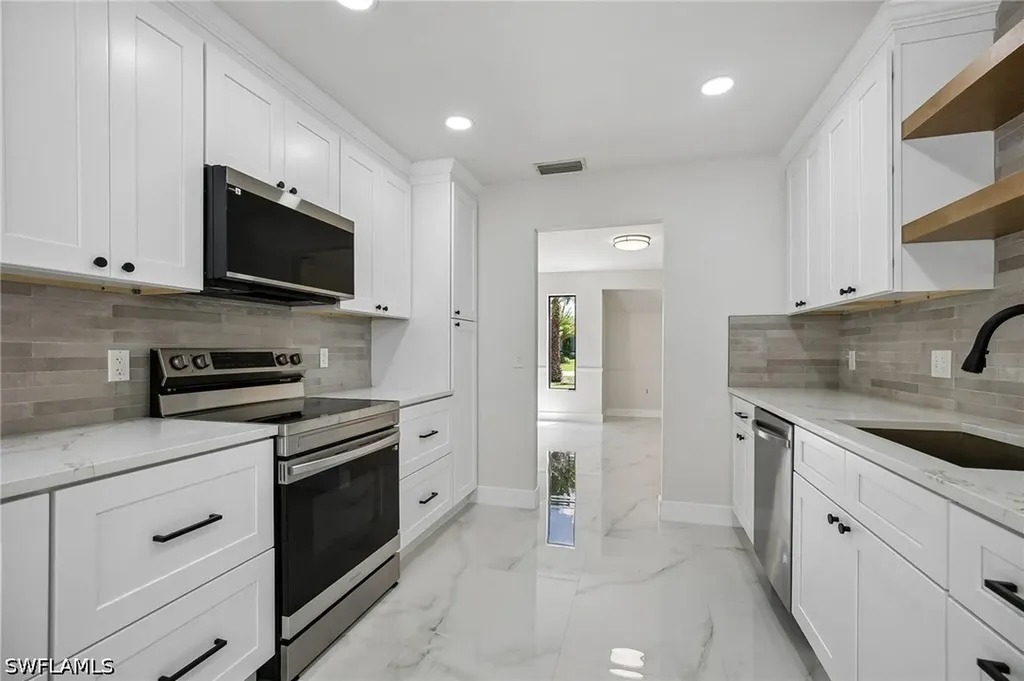1928 SW 8th Court Cape Coral FL 33991
