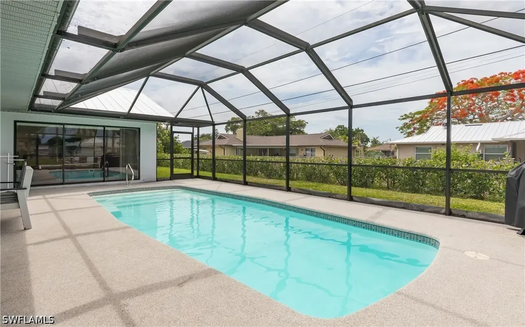 512 SE 33rd Terrace Cape Coral FL 33904