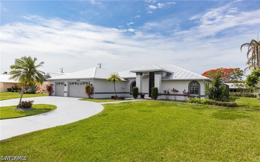 512 SE 33rd Terrace Cape Coral FL 33904