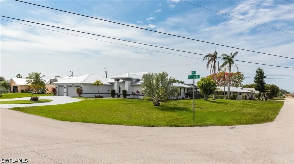 512 SE 33rd Terrace Cape Coral FL 33904