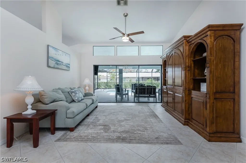 512 SE 33rd Terrace Cape Coral FL 33904