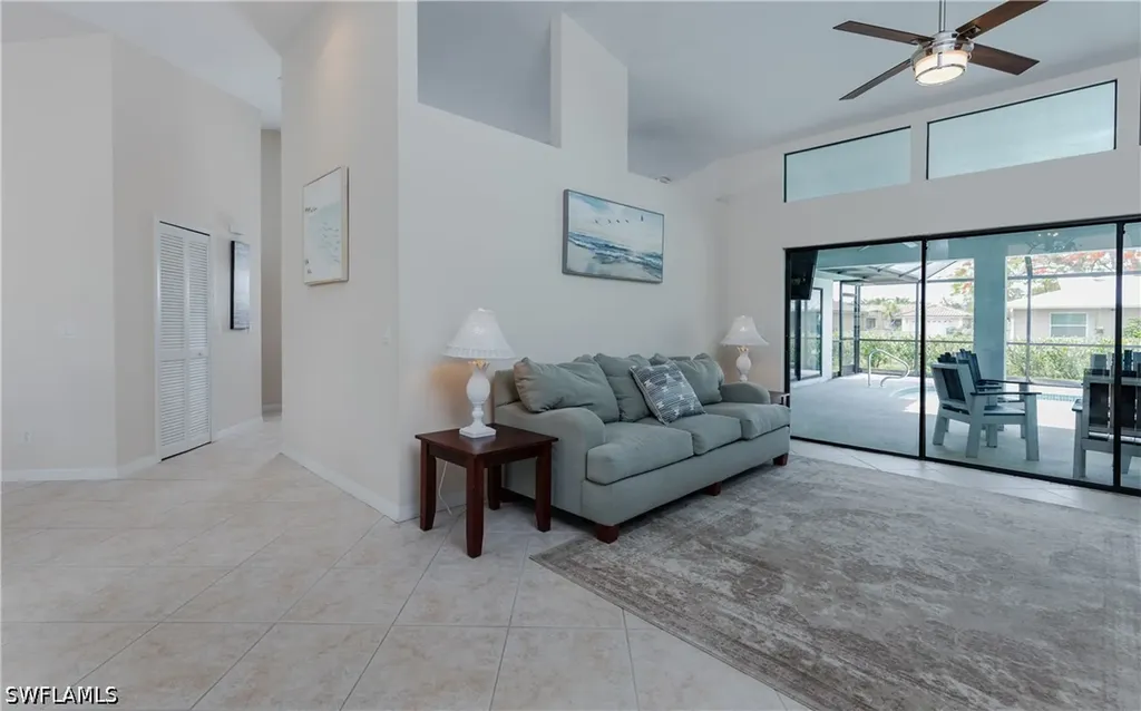 512 SE 33rd Terrace Cape Coral FL 33904