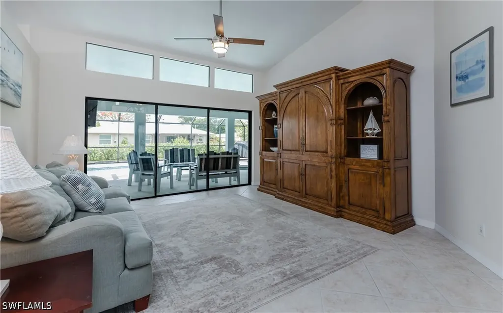 512 SE 33rd Terrace Cape Coral FL 33904