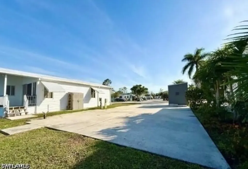 447 Cheetah Drive Naples FL 34114