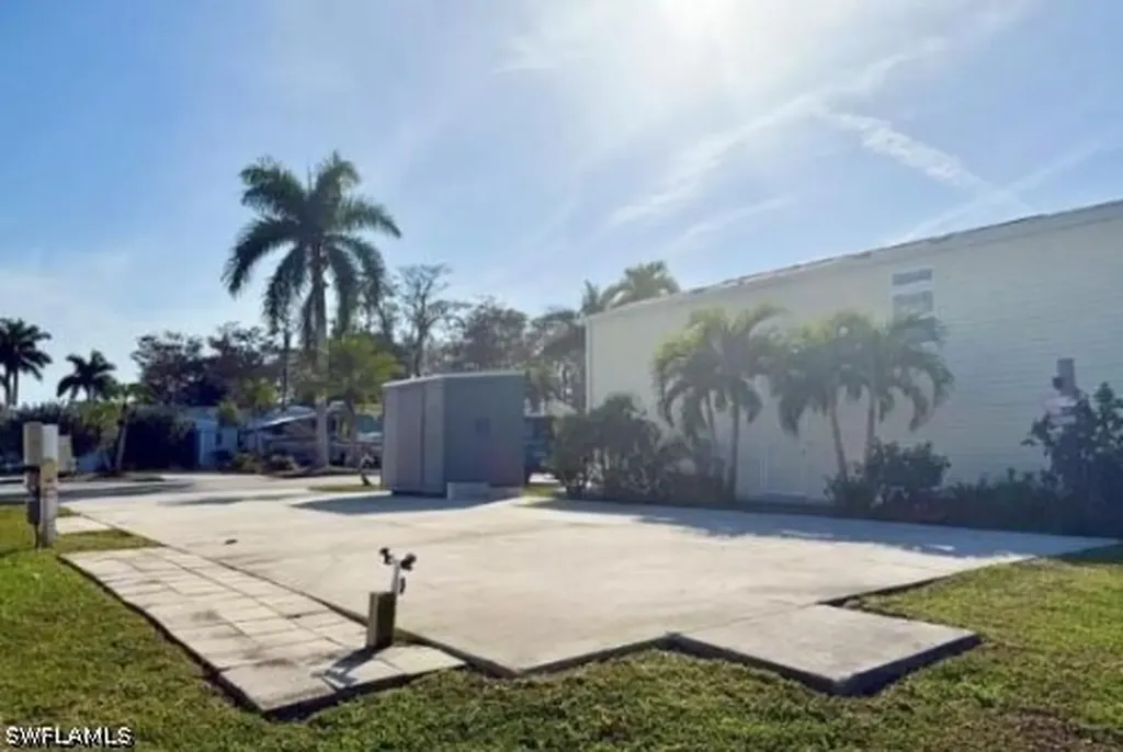 447 Cheetah Drive Naples FL 34114